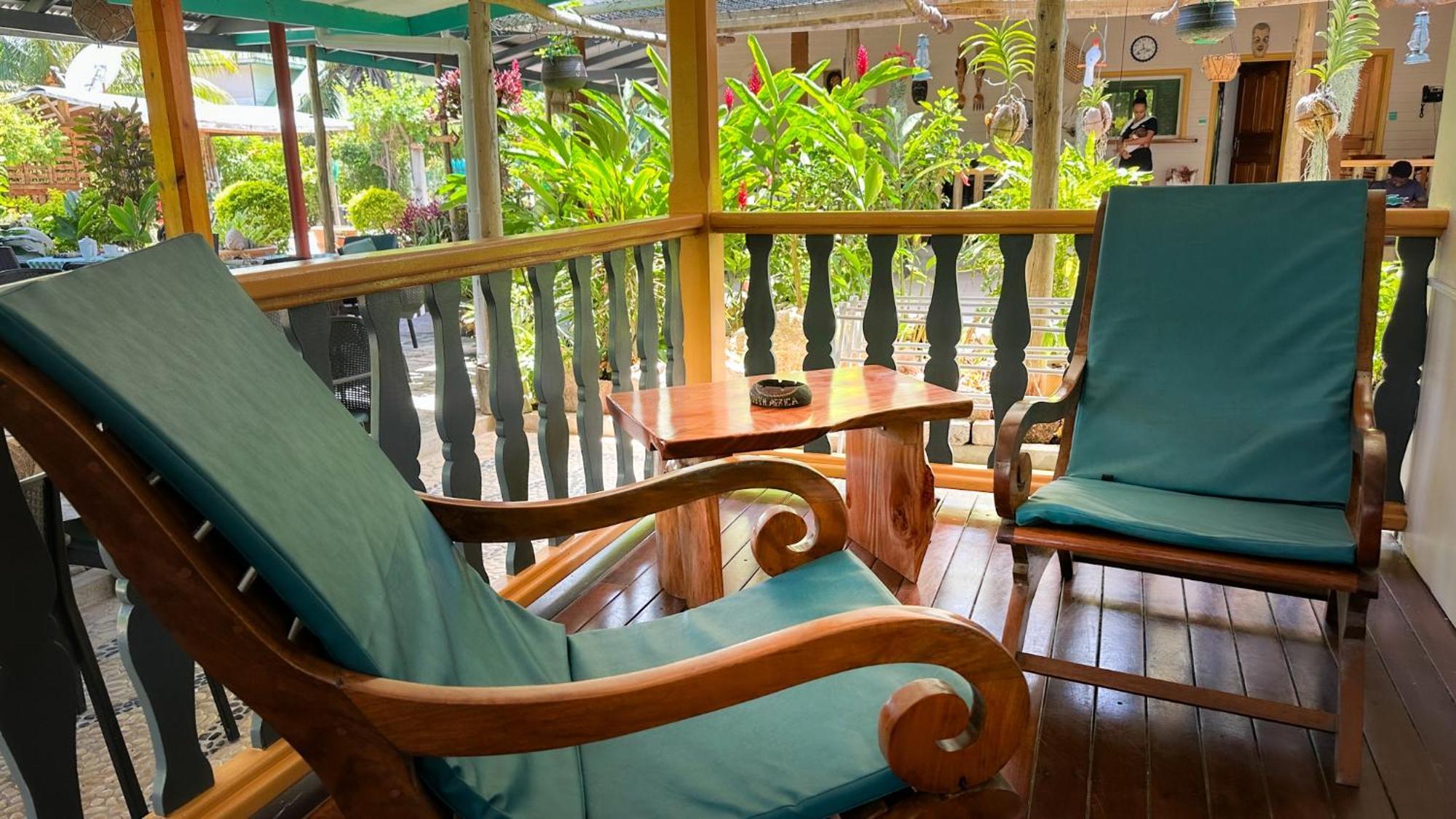 Bwaver Cottage ลาดิก ภายนอก รูปภาพ